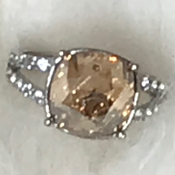 Silver Tone Women’s Ring With Swarovski Crystals & Large Swarovski Centre Stone - Picture 3 of 7